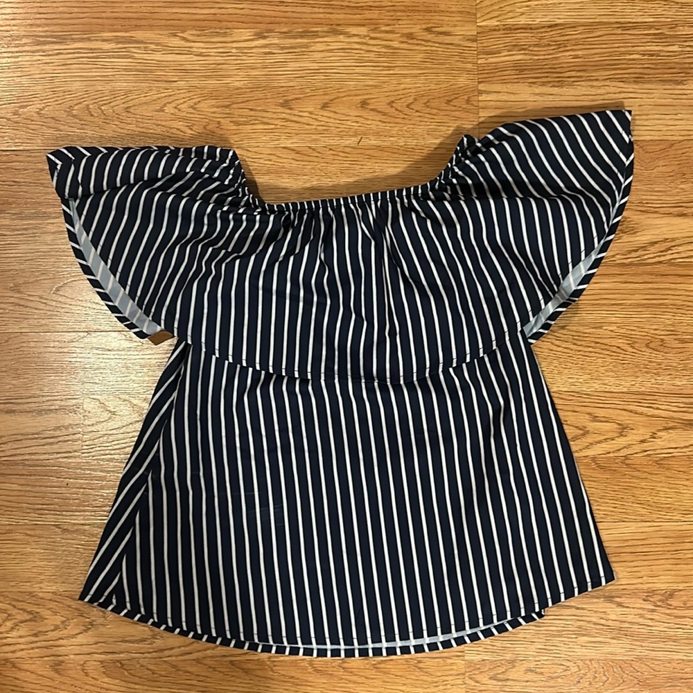 Off the shoulder black and white stripped short sleeved shirt